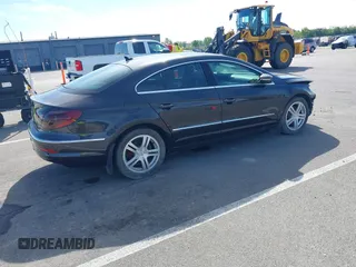 2010 Volkswagen CC Lux Plus with VIN WVWHN7AN1AE542428, listed as a IAAI auction lot 40251462 with 136,899 mi miles. Bid and sale history available at carsss.com. Image 4.