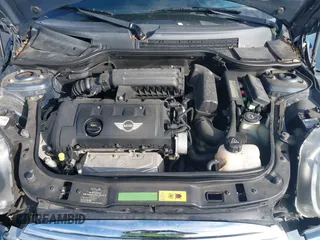 2010 MINI Convertible with VIN WMWMR3C56ATU98301, listed as a IAAI auction lot 42228835 with 117,325 mi miles and . Bid and sale history available at DreamBid. Image 10.