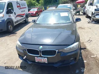 2015 BMW 3 Series 328i xDrive z VIN WBA3B5C52FP653910, wystawiony jako IAAI lot #42563622 z przebiegiem 153 033 mil mil oraz . Historia ofert i sprzedaży dostępna na DreamBid. Obrazek 12.
