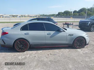 2024 Mercedes-Benz C AMG C 63 S E Performance z VIN W1KAF8AB5RR173089, wystawiony jako IAAI lot #41969567 z przebiegiem Nie podano mil oraz . Historia ofert i sprzedaży dostępna na DreamBid. Obrazek 13.