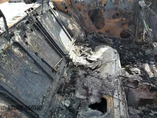 2024 Volkswagen Jetta S z VIN 3VW5M7BU5RM045638, wystawiony jako Copart lot #57215215 z przebiegiem Nie podano mil oraz Nie do naprawy • Non repairable. Historia ofert i sprzedaży dostępna na DreamBid. Obrazek 11.