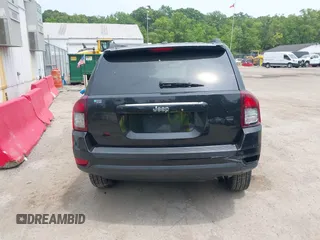 2017 Jeep Compass Sport SE z VIN 1C4NJCBA4HD148117, wystawiony jako IAAI lot #42440046 z przebiegiem 124 891 mil mil oraz . Historia ofert i sprzedaży dostępna na DreamBid. Obrazek 16.