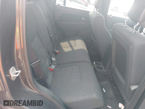 2011 Jeep Liberty Sport Jet z VIN 1J4PN2GK9BW592303, wystawiony jako IAAI lot #42475552 z przebiegiem 241 856 mil mil oraz . Historia ofert i sprzedaży dostępna na DreamBid. Obrazek 8.