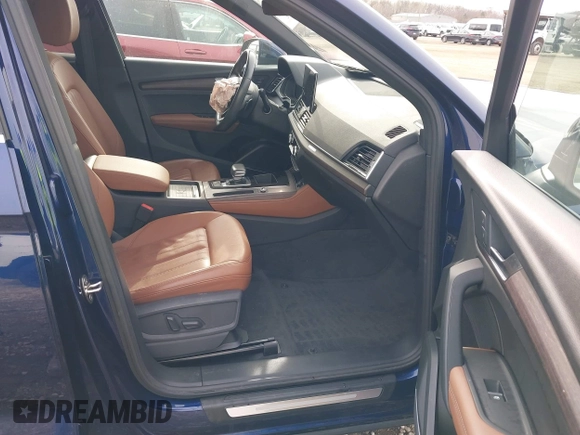 2021 Audi Q5 Premium Plus with VIN WA1BAAFY4M2051403, listed as a IAAI auction lot 40765677 with 30,496 mi miles. Bid and sale history available at carsss.com. Image 5.