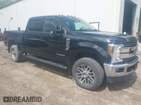 2018 Ford F-350 Platinum z VIN 1FT7W3BT0JEB33268, wystawiony jako IAAI lot #41994493 z przebiegiem 102 189 mil mil oraz . Historia ofert i sprzedaży dostępna na DreamBid. Obrazek 1.
