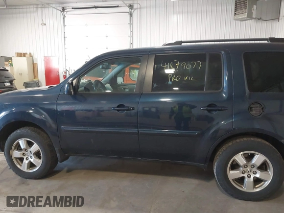 2011 Honda Pilot EX-L with VIN 5FNYF4H54BB043205, listed as a IAAI auction lot 41879077 with 240,108 mi miles. Bid and sale history available at carsss.com. Image 14.