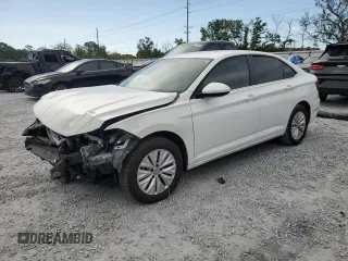 2020 Volkswagen Jetta S z VIN 3VWC57BU8LM079262, wystawiony jako Copart lot #60358755 z przebiegiem 44 514 mil mil oraz Nie do naprawy • Non repairable. Historia ofert i sprzedaży dostępna na DreamBid. Obrazek 1.