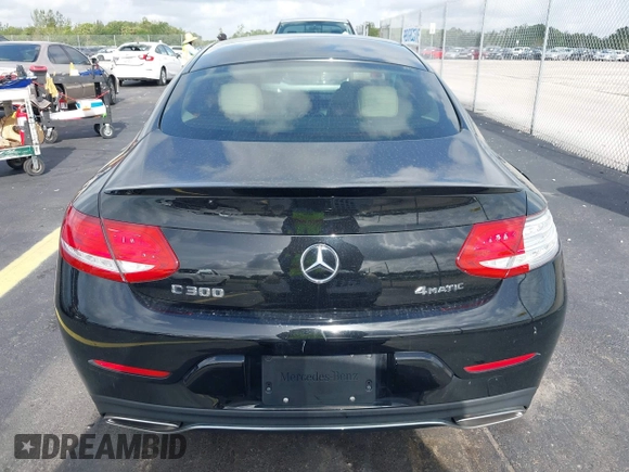 2018 Mercedes-Benz C 300 с VIN WDDWJ4KB1JF678659, выставлен на аукционе IAAI как лот 42447456 с пробегом 121 936 миль миль и . История ставок и продаж доступна на DreamBid. Изображение 16.