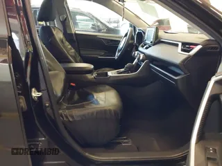 2021 Toyota RAV4 Hybrid LE z VIN 2T3M6RFV8MW011627, wystawiony jako IAAI lot #42223959 z przebiegiem 99 776 mil mil oraz . Historia ofert i sprzedaży dostępna na DreamBid. Obrazek 5.