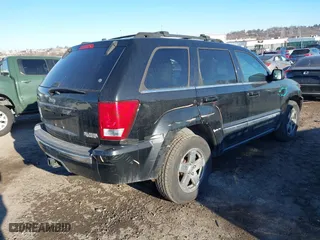 2007 Jeep Grand Cherokee Limited with VIN 1J8HR58N57C618812, listed as a IAAI auction lot 41435127 with 111,118 mi miles. Bid and sale history available at carsss.com. Image 4.