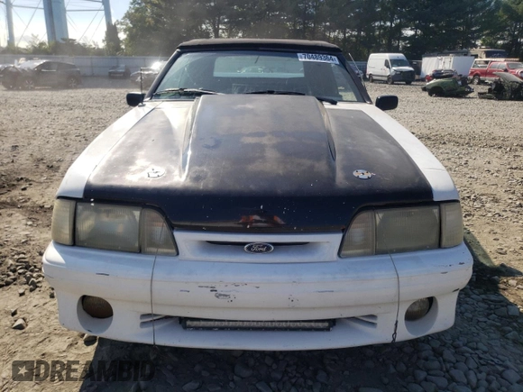 1988 Ford Mustang z VIN 1FABP44E6JF232186, wystawiony jako Copart lot #70489364 z przebiegiem 264 591 mil mil oraz Szkoda całkowita • Salvage title. Historia ofert i sprzedaży dostępna na DreamBid. Obrazek 5.