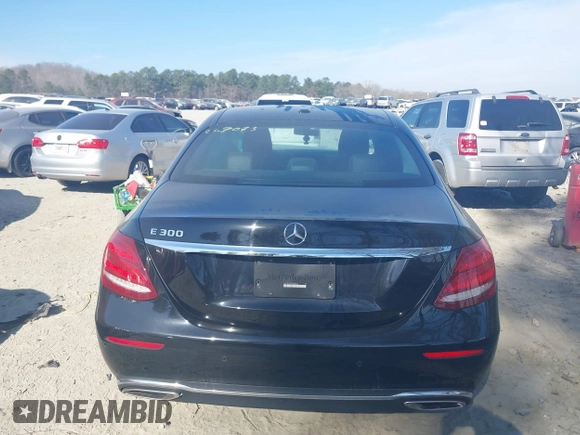 2017 Mercedes-Benz E-Class E 300 Luxury with VIN WDDZF4JB8HA098512, listed as a IAAI auction lot 41680421 with 62,334 mi miles. Bid and sale history available at carsss.com. Image 15.