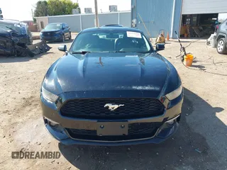 2015 Ford Mustang EcoBoost z VIN 1FA6P8TH9F5355840, wystawiony jako IAAI lot #42552910 z przebiegiem 96 422 mil mil oraz . Historia ofert i sprzedaży dostępna na DreamBid. Obrazek 12.