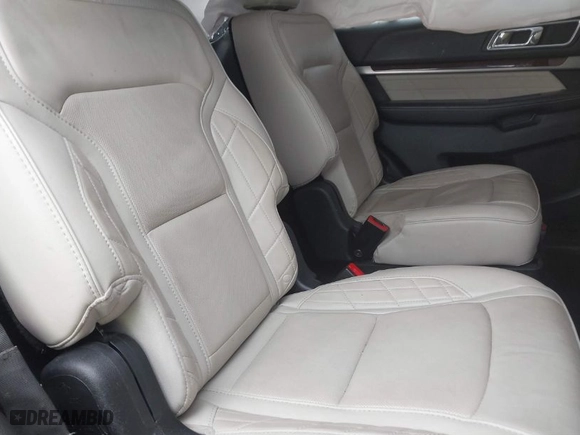 2017 Ford Explorer Platinum with VIN 1FM5K8HT9HGC91593, listed as a IAAI auction lot 41878996 with 121,932 mi miles. Bid and sale history available at carsss.com. Image 8.