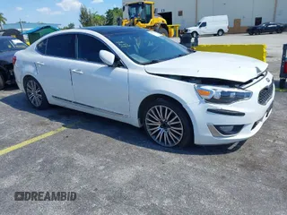 2015 Kia Cadenza Premium with VIN KNALN4D7XF5196941, listed as a IAAI auction lot 42052846 with 118,838 mi miles. Bid and sale history available at carsss.com. Image 1.