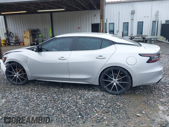 2020 Nissan Maxima SV with VIN 1N4AA6CV0LC371003, listed as a IAAI auction lot 41557058 with 31,730 mi miles. Bid and sale history available at carsss.com. Image 15.