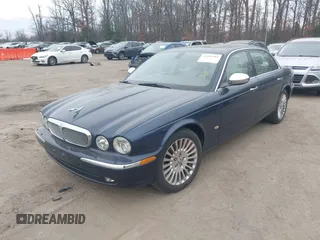 2007 Jaguar XJ Vanden Plas with VIN SAJWA82BX7SH11650, listed as a IAAI auction lot 41243103 with 1 mi miles. Bid and sale history available at carsss.com. Image 2.