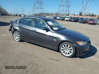 2007 BMW 3 Series 335i z VIN WBAVB73587PA85977, wystawiony jako IAAI lot #41668699 z przebiegiem 172 485 mil mil oraz . Historia ofert i sprzedaży dostępna na DreamBid. Obrazek 1.