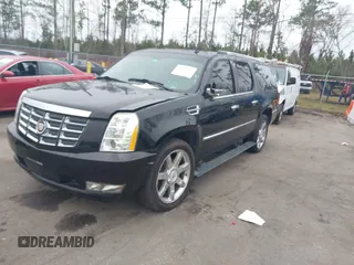 2011 Cadillac Escalade ESV Premium z VIN 1GYS3JEF6BR326994, wystawiony jako IAAI lot #41538648 z przebiegiem 159 768 mil mil oraz . Historia ofert i sprzedaży dostępna na DreamBid. Obrazek 17.
