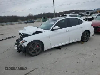 2018 Alfa Romeo Giulia z VIN ZARFAEBN3J7569887, wystawiony jako Copart lot #88777075 z przebiegiem Nie podano mil oraz Szkoda całkowita • Salvage title. Historia ofert i sprzedaży dostępna na DreamBid. Obrazek 1.