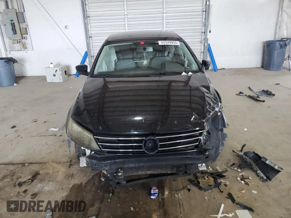 2017 Volkswagen Jetta S z VIN 3VW2B7AJ3HM409621, wystawiony jako Copart lot #62549055 z przebiegiem 168 691 mil mil oraz Szkoda całkowita • Salvage title. Historia ofert i sprzedaży dostępna na DreamBid. Obrazek 5.