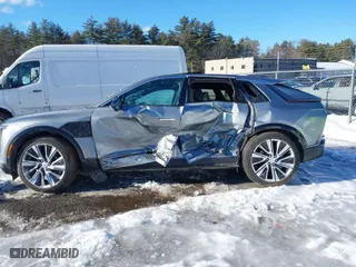2024 Cadillac LYRIQ Luxury with VIN 1GYKPSRL3RZ122559, listed as a IAAI auction lot 41587457 with 8,408 mi miles. Bid and sale history available at carsss.com. Image 14.