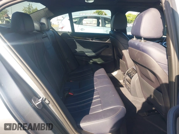2017 BMW 5 Series 540i z VIN WBAJE5C34HG914566, wystawiony jako IAAI lot #42386472 z przebiegiem 83 898 mil mil oraz . Historia ofert i sprzedaży dostępna na DreamBid. Obrazek 8.