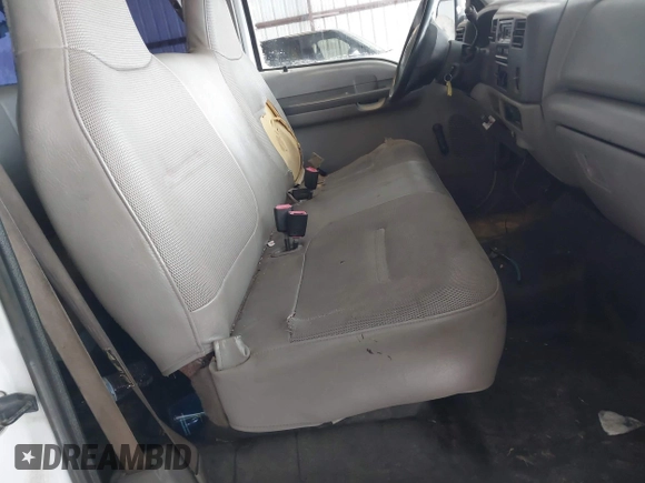 2000 Ford F-350 with VIN 1FDSX34S6YEB45278, listed as a IAAI auction lot 41565316 with 260,783 mi miles and . Bid and sale history available at DreamBid. Image 5.