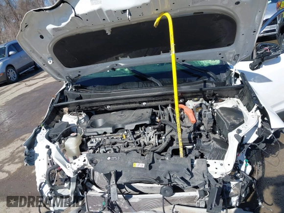 2019 Toyota RAV4 Hybrid XLE with VIN JTMRWRFV0KD033153, listed as a IAAI auction lot 41640540 with 42,740 mi miles. Bid and sale history available at carsss.com. Image 10.