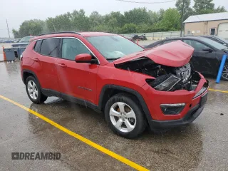 2019 Jeep Compass Latitude with VIN 3C4NJCBB0KT613695, listed as a Copart auction lot 61493135 with 103,602 mi miles and Salvage title. Bid and sale history available at DreamBid. Image 4.
