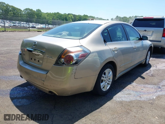 2010 Nissan Altima SL z VIN 1N4AL2AP8AN480138, wystawiony jako IAAI lot #42117251 z przebiegiem 243 314 mil mil oraz . Historia ofert i sprzedaży dostępna na DreamBid. Obrazek 4.