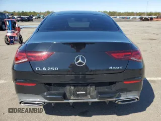 2020 Mercedes-Benz CLA 250 z VIN W1K5J4HB5LN087844, wystawiony jako Copart lot #51920365 z przebiegiem 43 423 mil mil oraz Szkody całkowita. Historia ofert i sprzedaży dostępna na DreamBid. Obrazek 6.