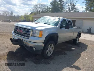 2014 GMC Sierra 2500HD SLT z VIN 1GT121C87EF192186, wystawiony jako IAAI lot #42112685 z przebiegiem 114 626 mil mil oraz . Historia ofert i sprzedaży dostępna na DreamBid. Obrazek 2.