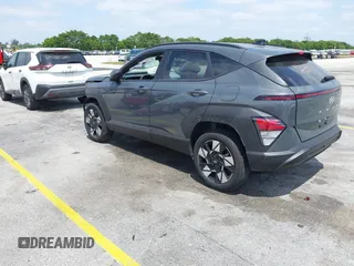 2025 Hyundai Kona SEL with VIN KM8HBCAB2SU211786, listed as a IAAI auction lot 42082953 with 15,686 mi miles and . Bid and sale history available at carsss.com. Image 3.