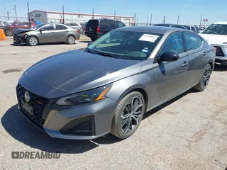 2024 Nissan Altima 2.5 SR with VIN 1N4BL4CV9RN370903, listed as a IAAI auction lot 42038894 with 26,930 mi miles. Bid and sale history available at carsss.com. Image 2.