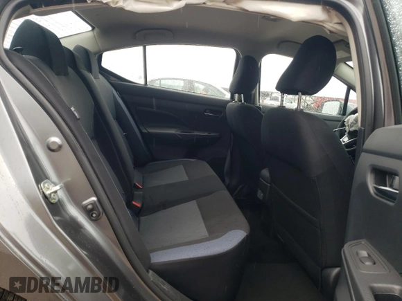 2025 Nissan Versa SV z VIN 3N1CN8EV6SL812476, wystawiony jako Copart lot #54607055 z przebiegiem 183 mil mil oraz Szkoda całkowita • Salvage title. Historia ofert i sprzedaży dostępna na DreamBid. Obrazek 10.