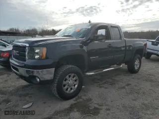 2011 GMC Sierra 2500HD SLE with VIN 1GT220CG4BZ212653, listed as a Copart auction lot 81278194 with 141,740 mi miles and Clean Title. Bid and sale history available at carsss.com. Image 1.