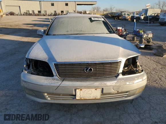 1998 Lexus LS 400 z VIN JT8BH28F7W0101596, wystawiony jako Copart lot #42779415 z przebiegiem 278 995 mil mil oraz Szkoda całkowita • Salvage title. Historia ofert i sprzedaży dostępna na DreamBid. Obrazek 5.