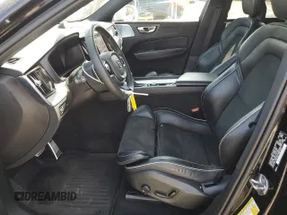 2018 Volvo XC60 R-Design z VIN YV4A22RM8J1000966, wystawiony jako Copart lot #56019245 z przebiegiem 69 195 mil mil oraz Szkoda całkowita • Salvage title. Historia ofert i sprzedaży dostępna na DreamBid. Obrazek 7.