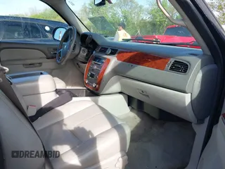 2012 Chevrolet Suburban LT с VIN 1GNSCJE05CR313048, выставлен на аукционе IAAI как лот 42127574 с пробегом 173 229 миль миль и . История ставок и продаж доступна на DreamBid. Изображение 5.