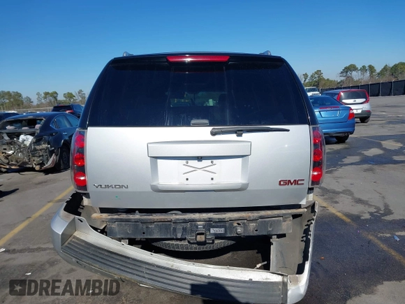2011 GMC Yukon Denali with VIN 1GKS2EEF8BR346281, listed as a IAAI auction lot 41224127 with 264,311 mi miles. Bid and sale history available at carsss.com. Image 16.