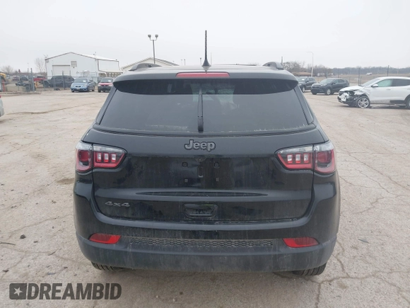 2024 Jeep Compass Latitude with VIN 3C4NJDBN7RT142526, listed as a IAAI auction lot 41512464 with 5,429 mi miles. Bid and sale history available at carsss.com. Image 17.