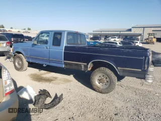 1997 Ford F-250 with VIN 1FTHX26H7VEB07077, listed as a Copart auction lot 75076324 with 126,666 mi miles and Salvage Title. Bid and sale history available at carsss.com. Image 2.