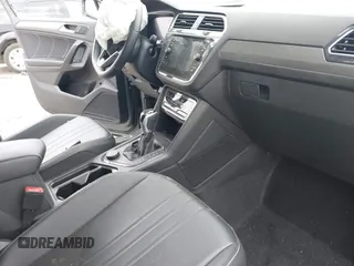 2024 Volkswagen Tiguan SE R-Line Black с VIN 3VV8B7AX7RM081396, выставлен на аукционе IAAI как лот 42079851 с пробегом 18 469 миль миль и . История ставок и продаж доступна на DreamBid. Изображение 5.