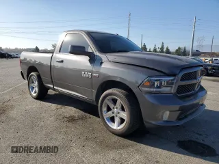 2018 Ram 1500 Express z VIN 3C6JR6AT0JG173365, wystawiony jako Copart lot #82869854 z przebiegiem 77 897 mil mil oraz Szkoda całkowita • Salvage title. Historia ofert i sprzedaży dostępna na DreamBid. Obrazek 4.