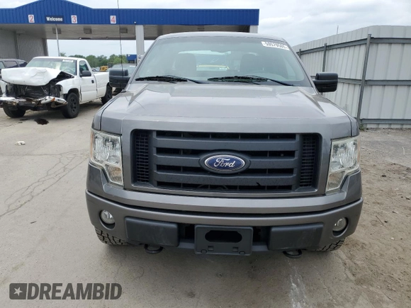 2010 Ford F-150 XL z VIN 1FTEX1EW3AFD02983, wystawiony jako Copart lot #59579565 z przebiegiem 126 131 mil mil oraz Czysty tytuł • Clean title. Historia ofert i sprzedaży dostępna na DreamBid. Obrazek 5.