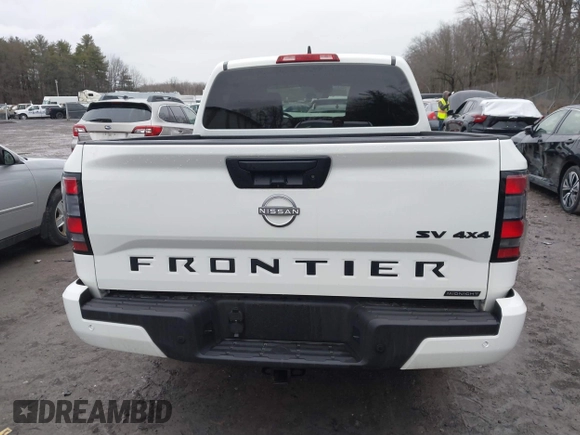 2023 Nissan Frontier Pro-4X z VIN 1N6ED1EK1PN672721, wystawiony jako IAAI lot #41782878 z przebiegiem 3 246 mil mil oraz . Historia ofert i sprzedaży dostępna na DreamBid. Obrazek 16.