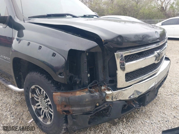 2008 Chevrolet Silverado 1500 LTZ with VIN 3GCEK13J38G310578, listed as a IAAI auction lot 42017041 with 231,632 mi miles. Bid and sale history available at carsss.com. Image 6.