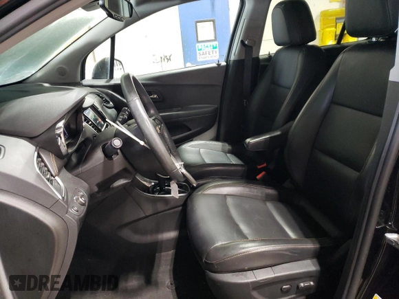 2018 Chevrolet Trax Premier with VIN 3GNCJRSB3JL207913, listed as a Copart auction lot 48012945 with 67,179 mi miles and Salvage Title. Bid and sale history available at carsss.com. Image 7.