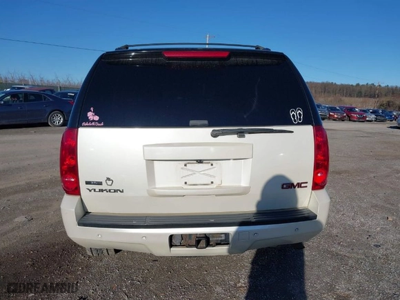 2008 GMC Yukon SLT w/4SB with VIN 1GKFK13058R176138, listed as a IAAI auction lot 41816039 with 199,426 mi miles. Bid and sale history available at carsss.com. Image 16.